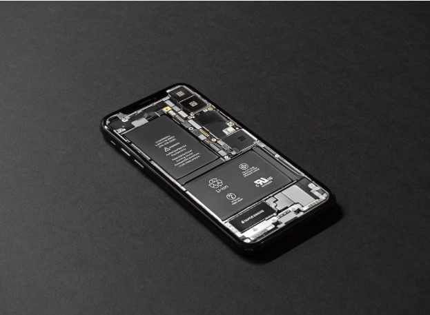 Aiwoit Battery for iPhone; What Your iPhone Needs